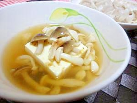 簡単時短料理♪豆腐とキノコの和風スープ